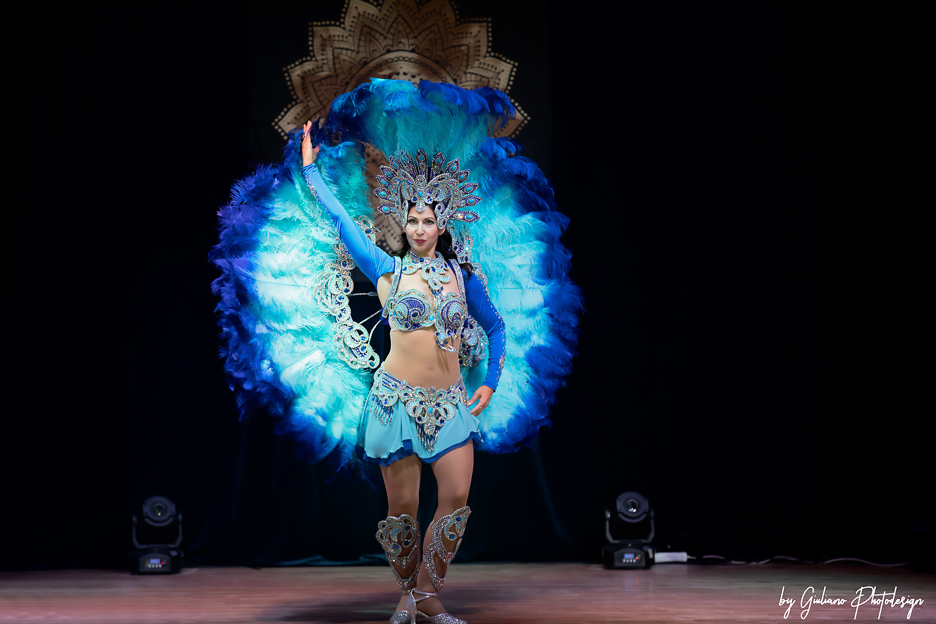 Tanzensemble Regenbogen in der Stadthalle – Einmal um die Welt mit der Show „International Airport Falkensee“