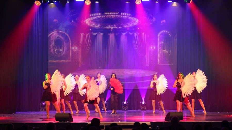 Once Upon a Dance – Welcome to Burlesque Cheer