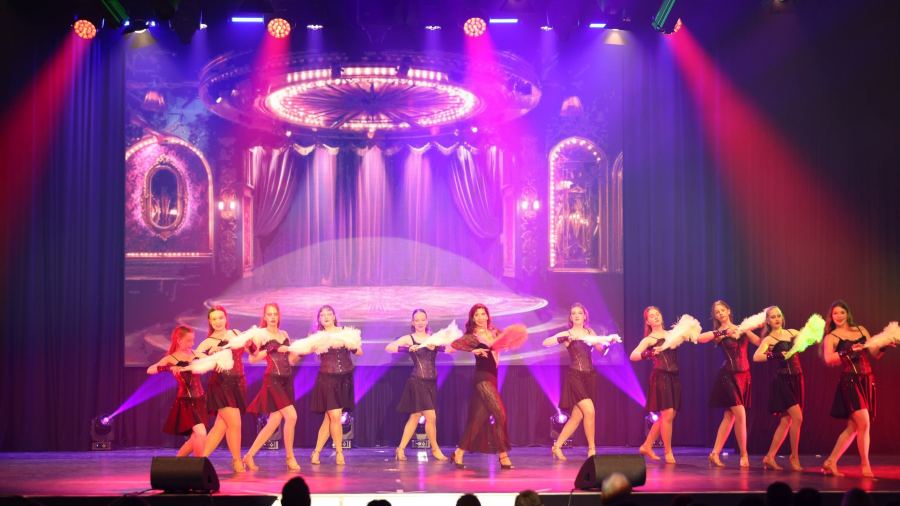 Once Upon a Dance – Welcome to Burlesque Cheer