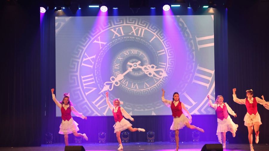 Once Upon a Dance – Alice in Wunderland