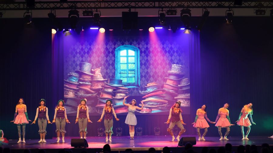 Once Upon a Dance – Alice in Wunderland
