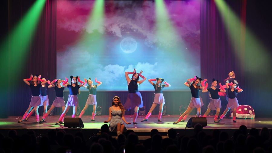 Once Upon a Dance – Alice in Wunderland