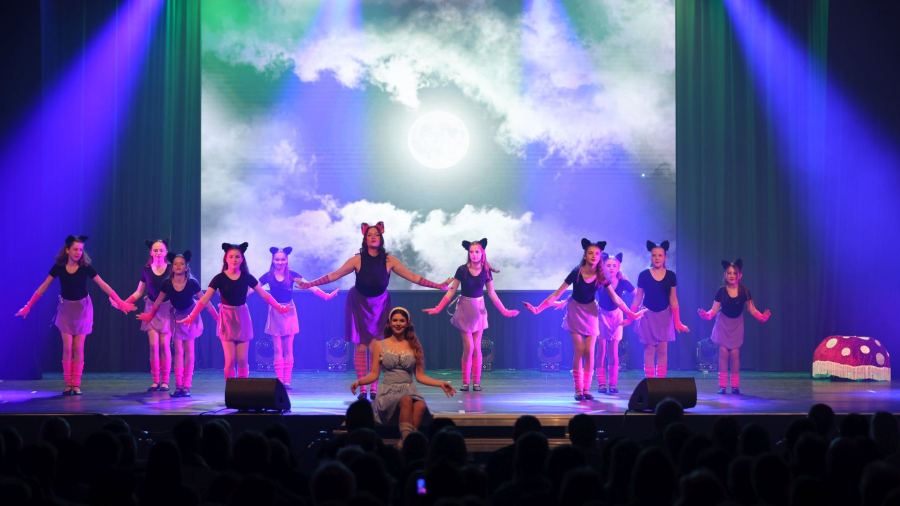 Once Upon a Dance – Alice in Wunderland