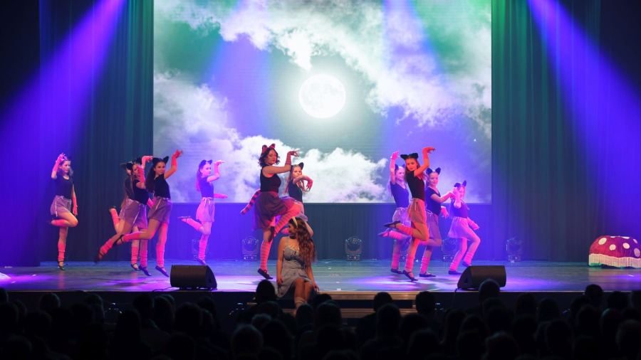 Once Upon a Dance – Alice in Wunderland