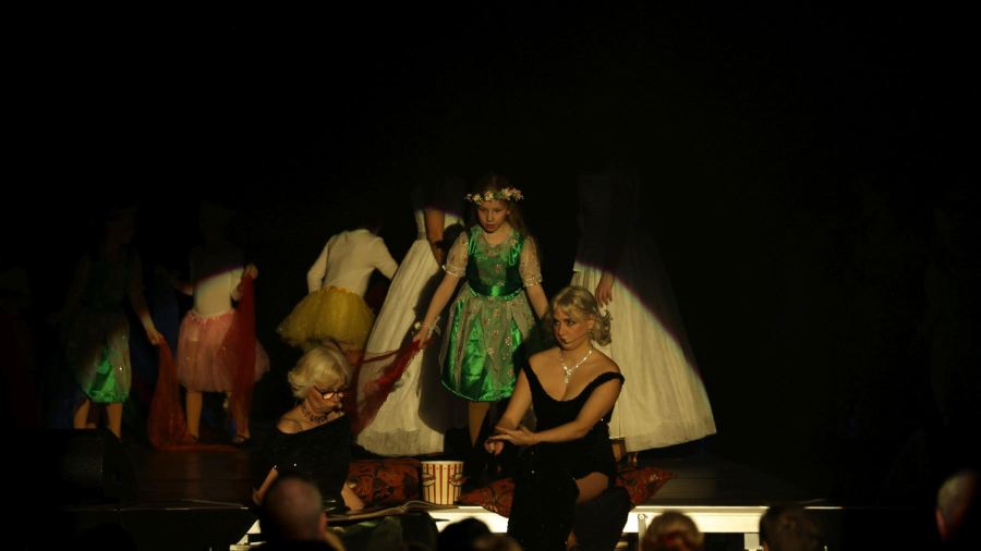 Once Upon a Dance – Moderation Krissi u. Martina